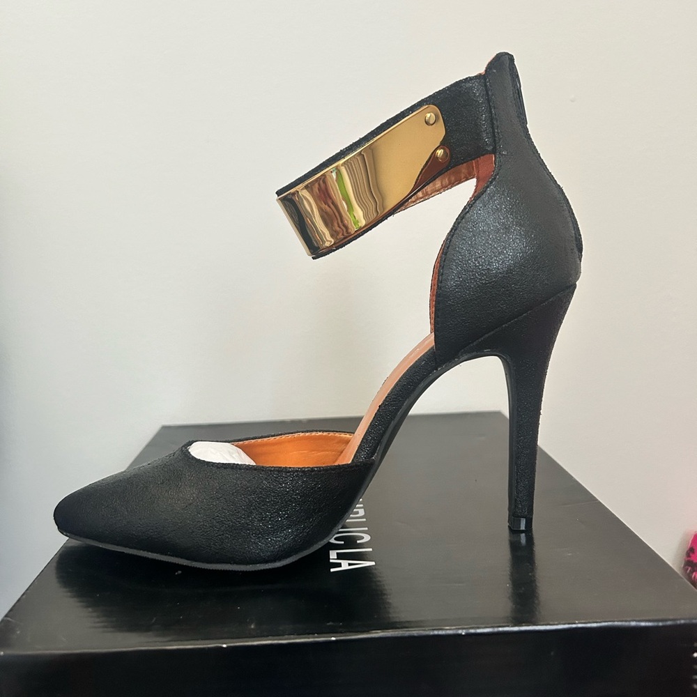 BNIB- Shoe Republic LA- Black Pump- Style Ukita- Multiple Sizes